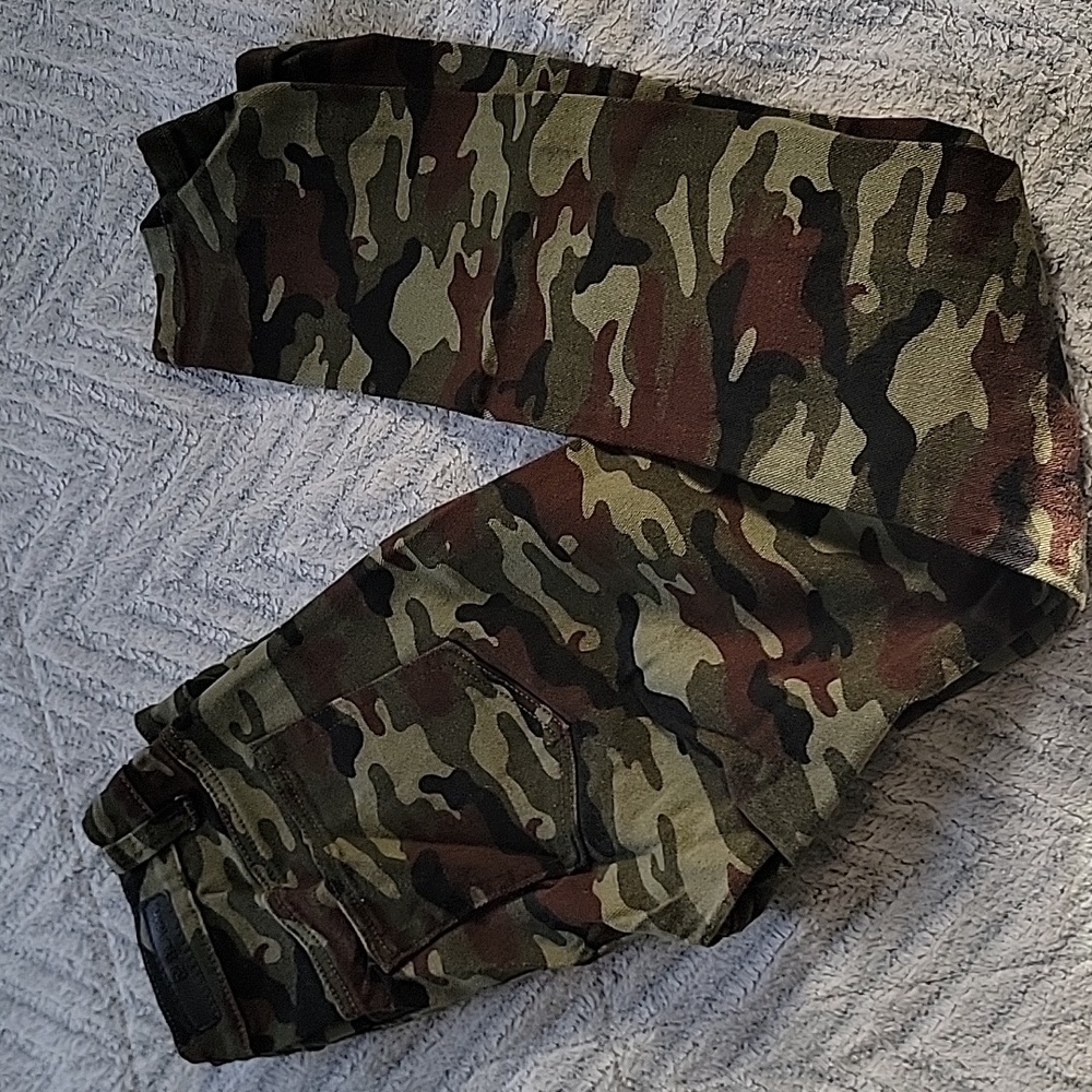 Camo pants 💚 - Picture 3 of 9